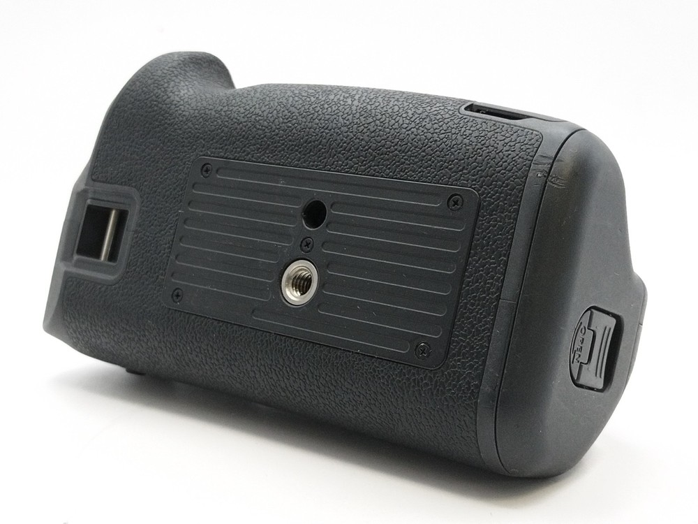 Canon BG-E22 Battery Grip for EOS R Mirrorless Camera w/Box