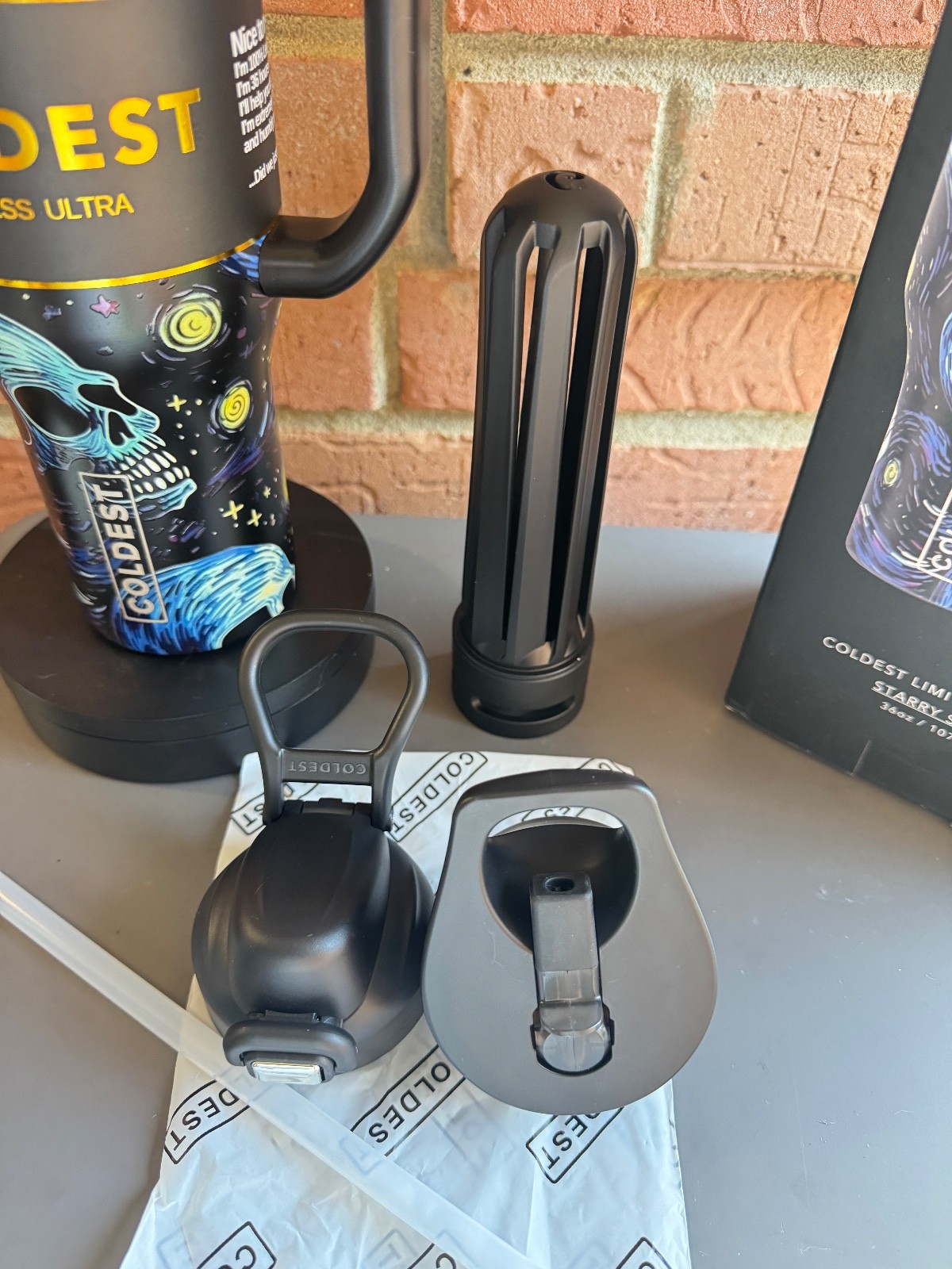 Rare Coldest 36oz STARRY SKULLS V8 - RARE, Leak proof NIB HARD TO FIND