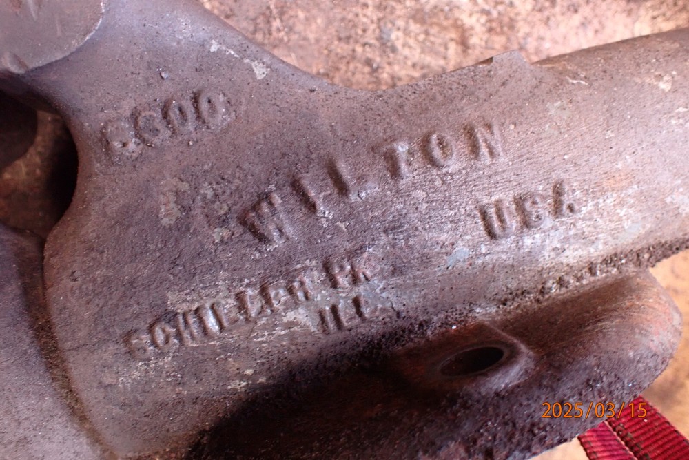 OLDER WILTON BULLET BENCH VISE FUNCTIONAL BUT HAS ISSUES