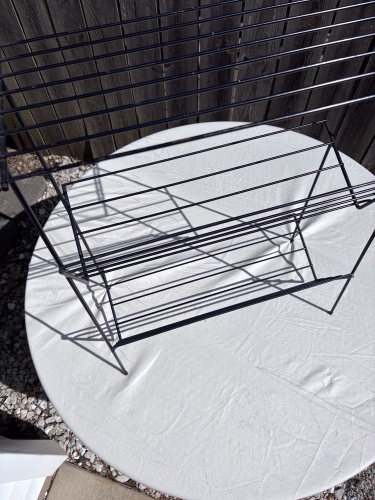 BLACK METAL MCM BOOKCASE WIRE
