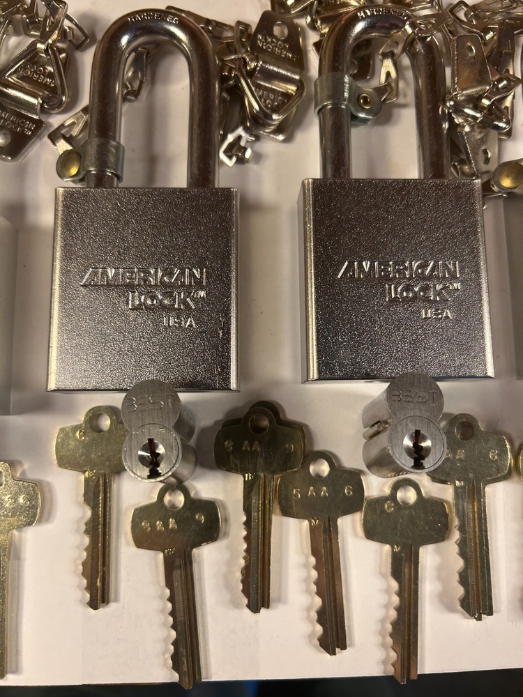 6-American Lock 3261 keyed different