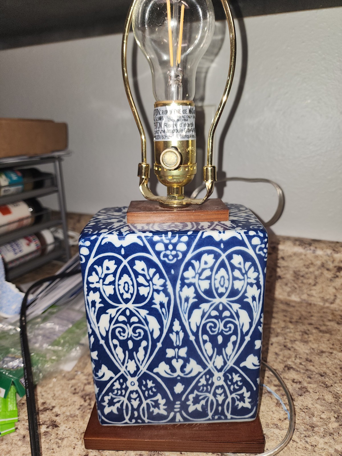 Ralph Lauren Blue Porcelain Finish Ceramic Vtg Table Lamp Medallion