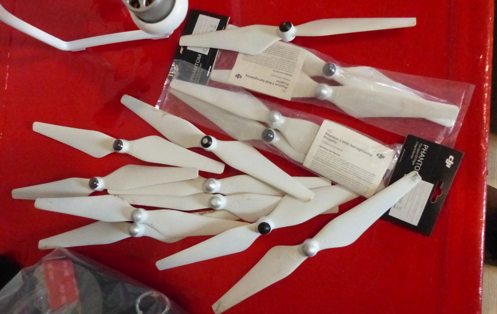 2 DJI Phantom 3 Standard Quadcopters Camera Drone's - White