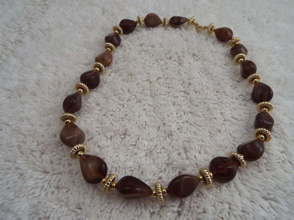 Goldtone Brown Bead Necklace (K6)