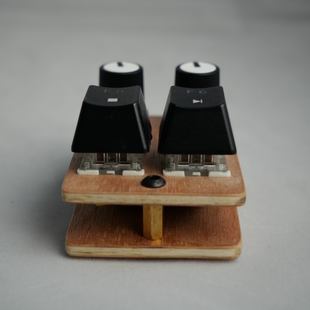 madMidiMini Compact Midi Controller with 2 Note Buttons 2 Potentiometers and LED