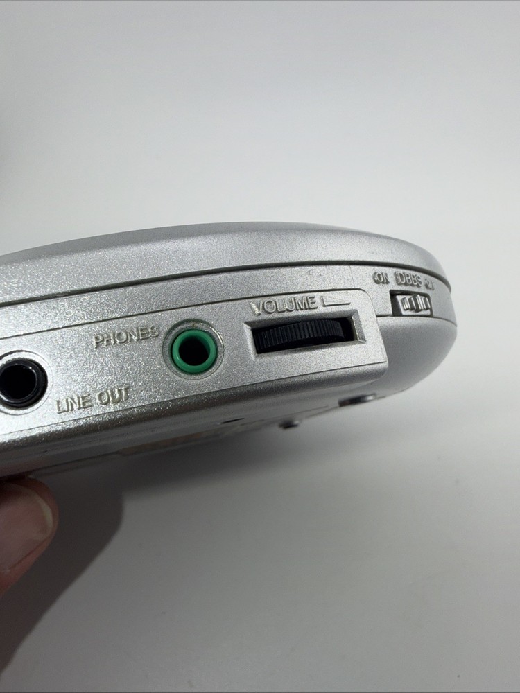 Memorex MPD8400 portable CD/MP3 player