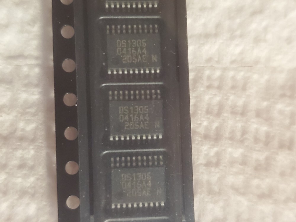 Maxim DS1305EN IC - Serial Alarm Real-Time Clock