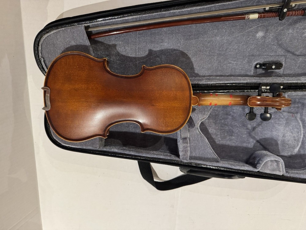 4-Strings 1/8 Violin w/ Backpack Case and Bow.