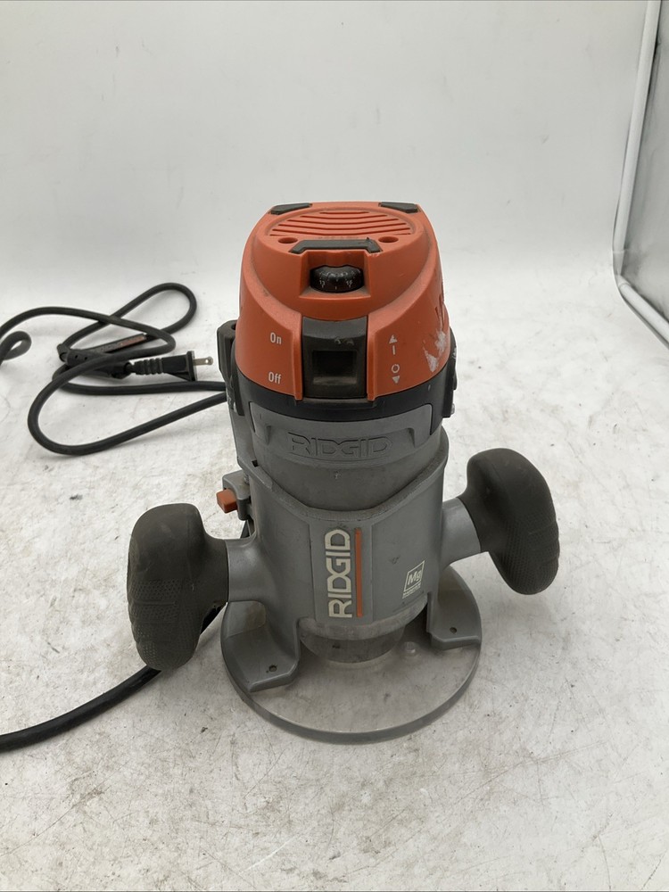 Ridgid R2901 Router with R2911 Base