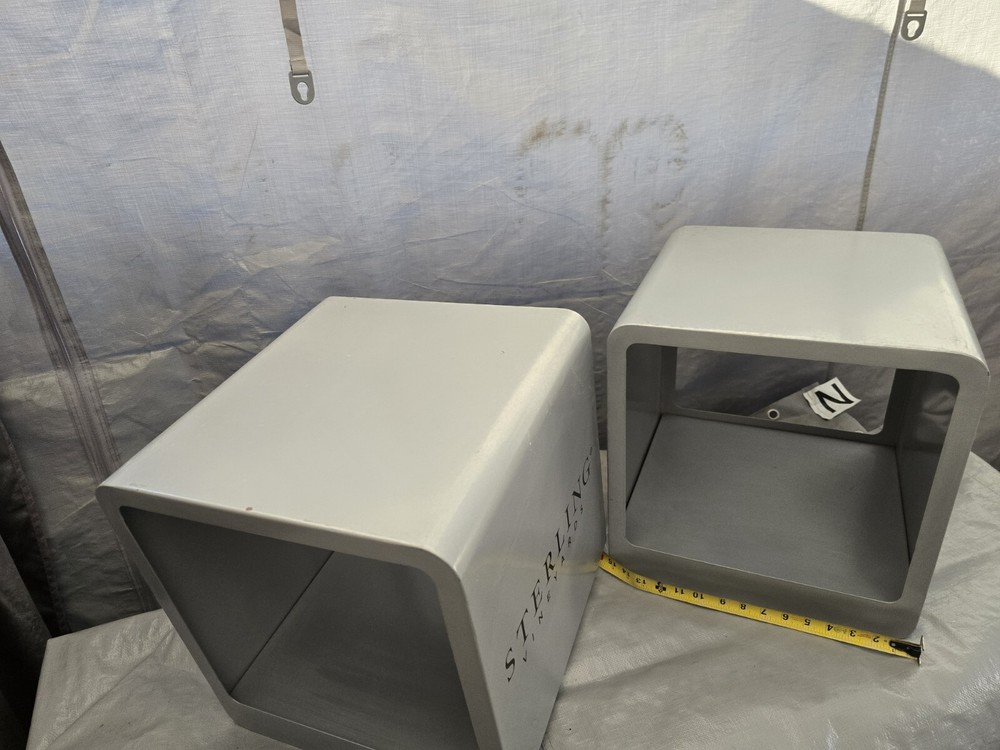 2 Cubes Aluminum Display Rack for Bottles or Chairs