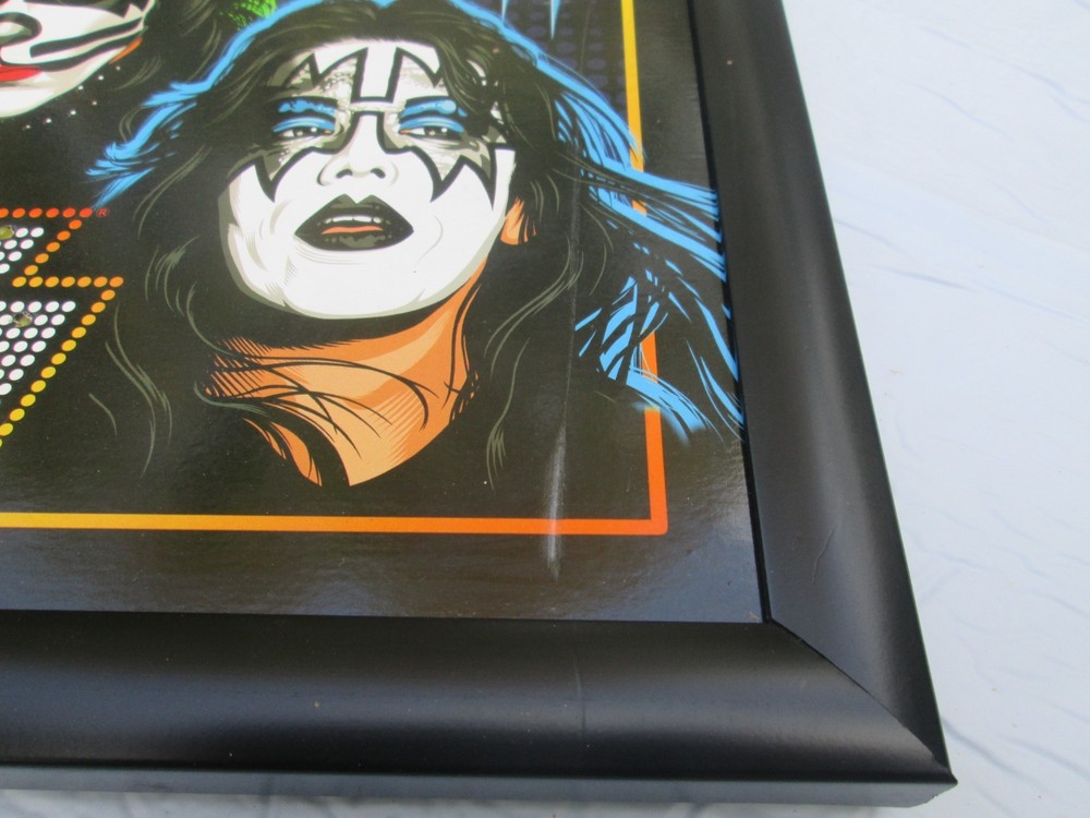 Working ....Kiss Catalog Led Lighted Artwork 2004