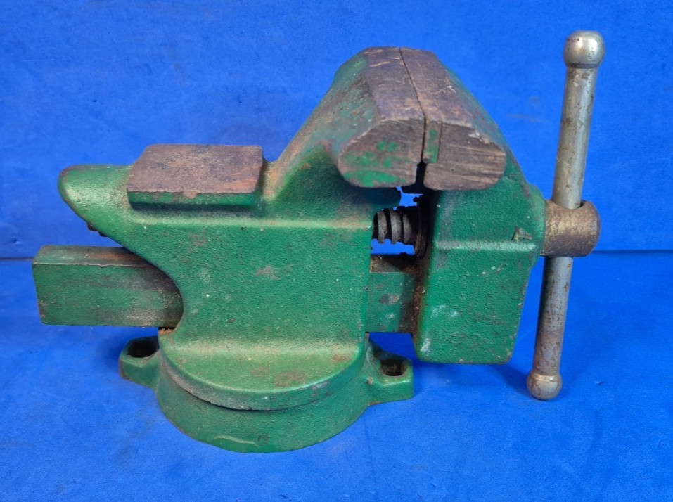 Fuller 3-1/2 Swivel Bench Vise