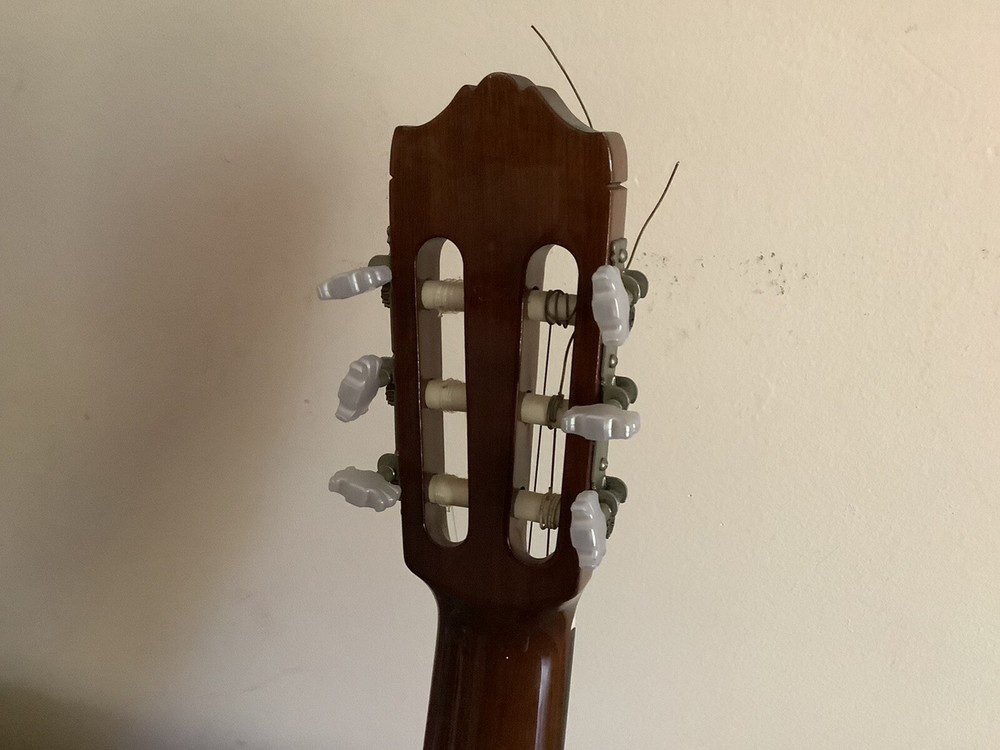 Yamaha CG-101 A Classical Guitar ( No Case)