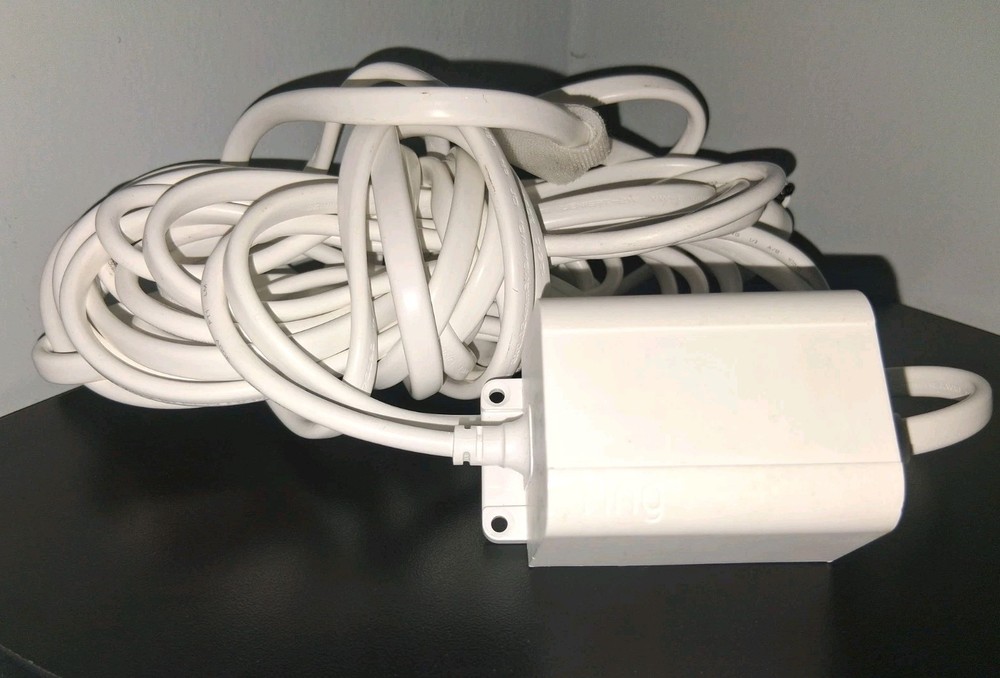 Ring Camera White Power Supply Model E013 - A050250D5 Input 100-240v Output 5.0V