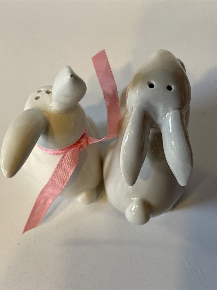 Hallmark Bunnies S & P Set Ear Repaired Ceramic