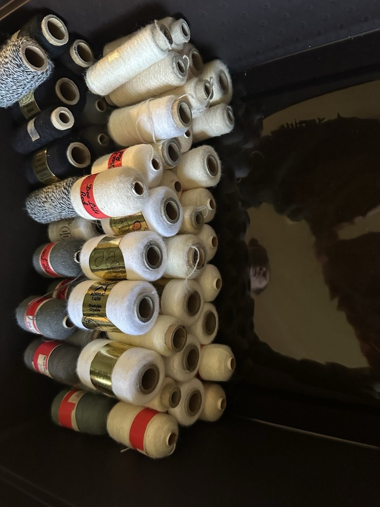 Dee Lite Red And Pretty Punch Threads Bulk Lot Approx 620