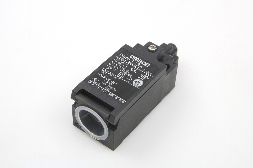 Omron D4N-1132 Limit Switch D4N1132