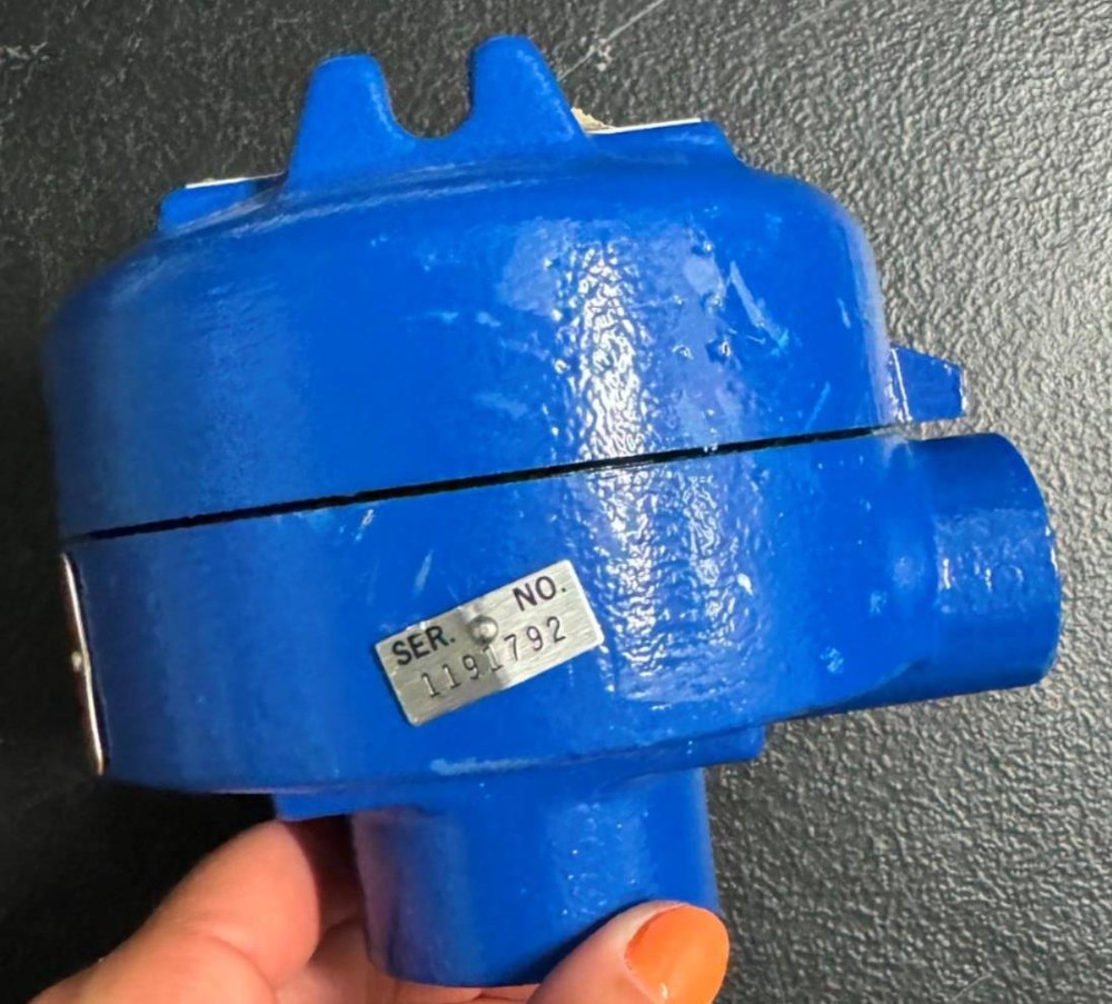 Magnetrol 082-8303-400 Level Switch Transmitter