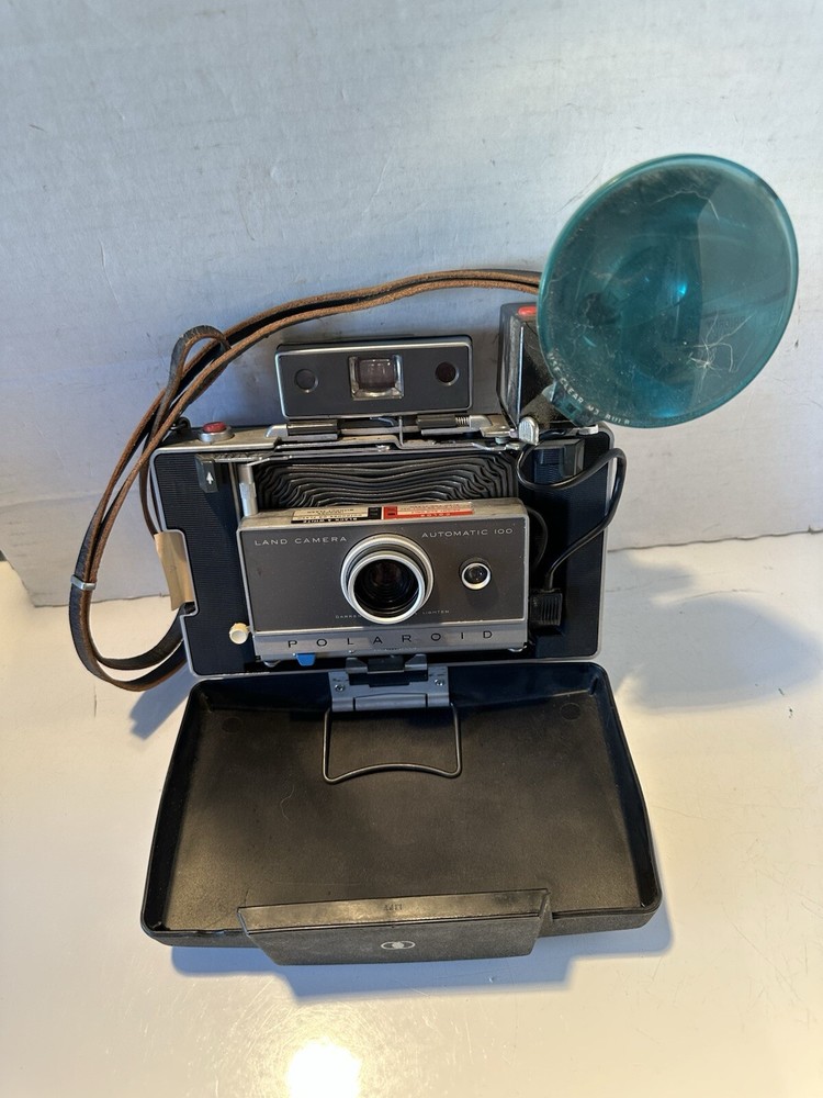 Vintage Polaroid Automatic 100 Land Camera Folding Bellows Type with Flash