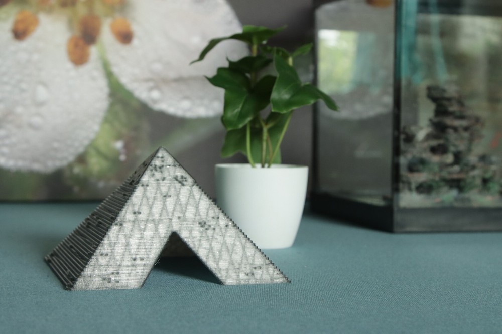 Pyramid Lizard Geko Reptile hide Fishtank hide