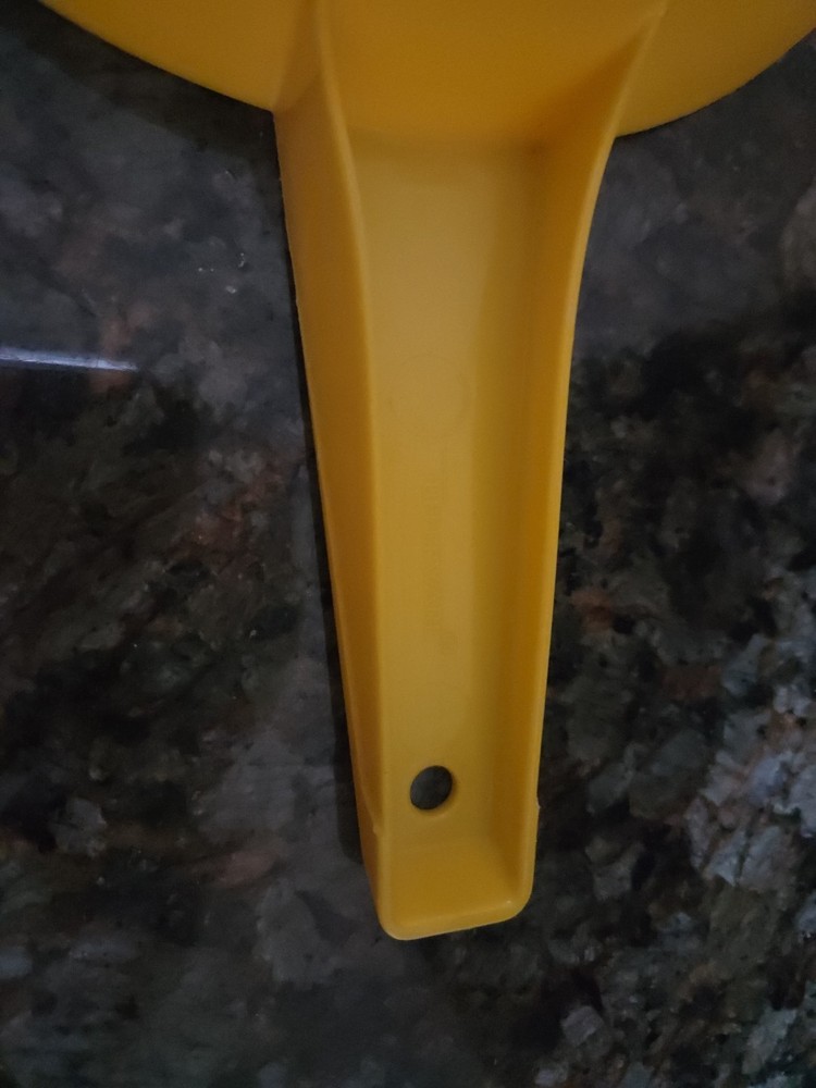 Vintage Tupperware 2 Quart Colander Strainer w/Handle & 2 Pour Spouts Yellow