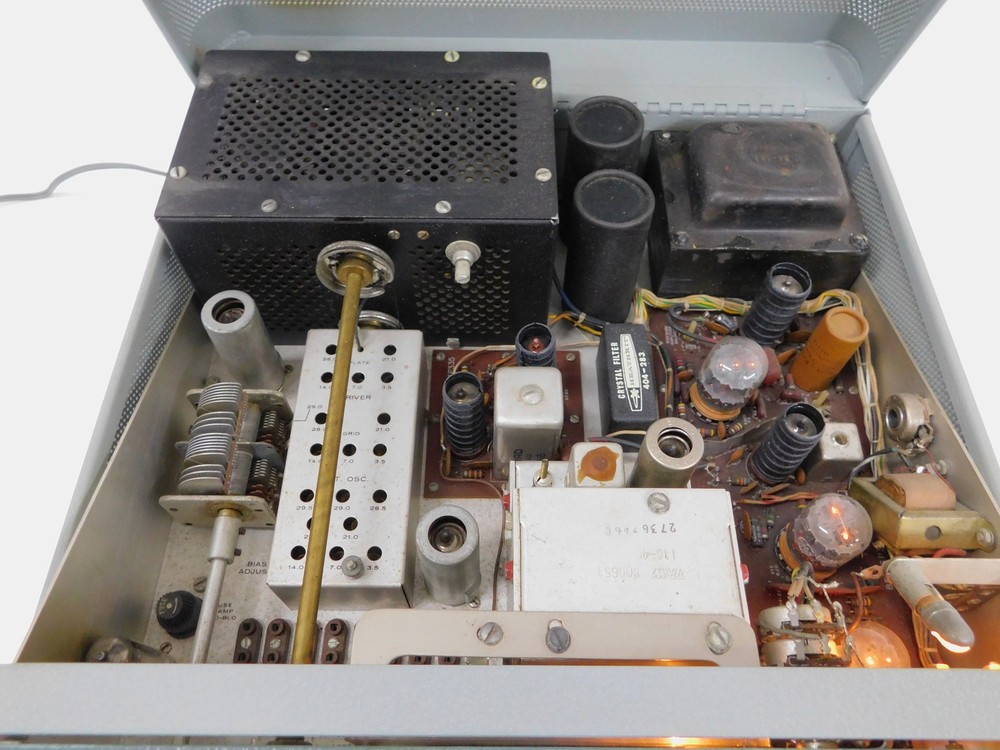 Heathkit SB-401 Vintage Ham Radio Transmitter (powers up, no TX)
