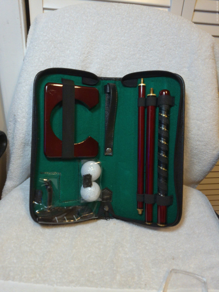 Compact Travel Putting Set With Case New