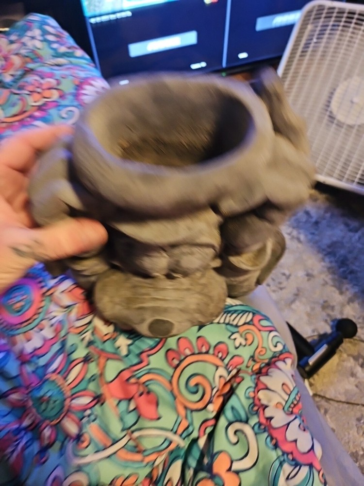 Heavy goofy planter 12x10