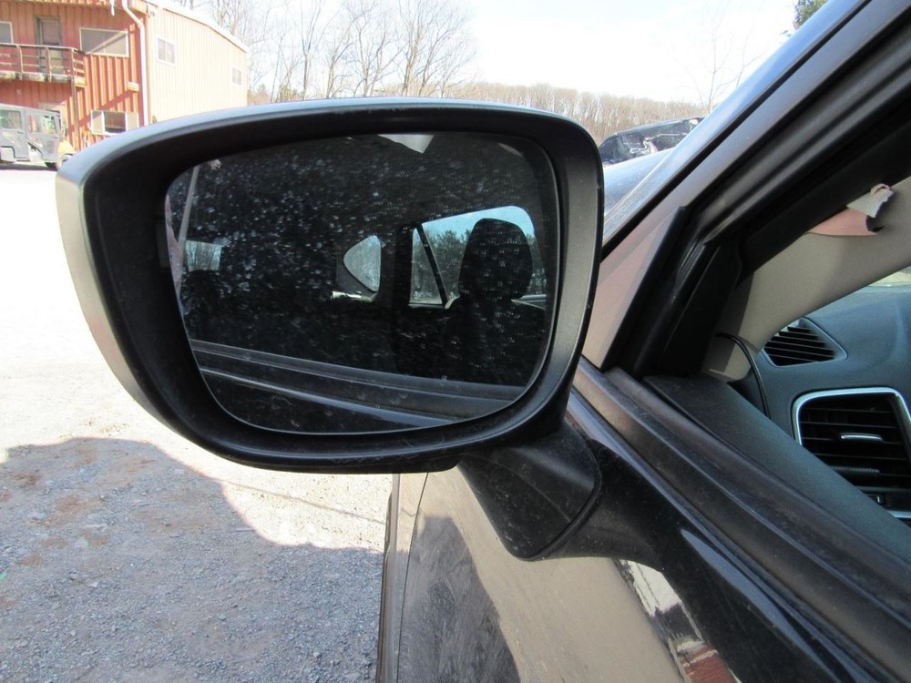 CX-5 2016 Glove Box 1030390