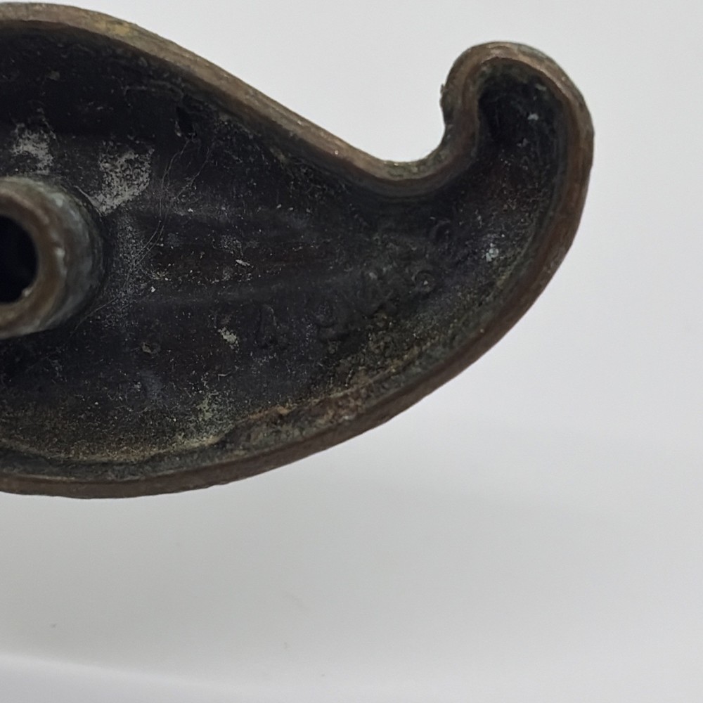 Vtg Brass Single Drawer Pull Leaf Design (11)