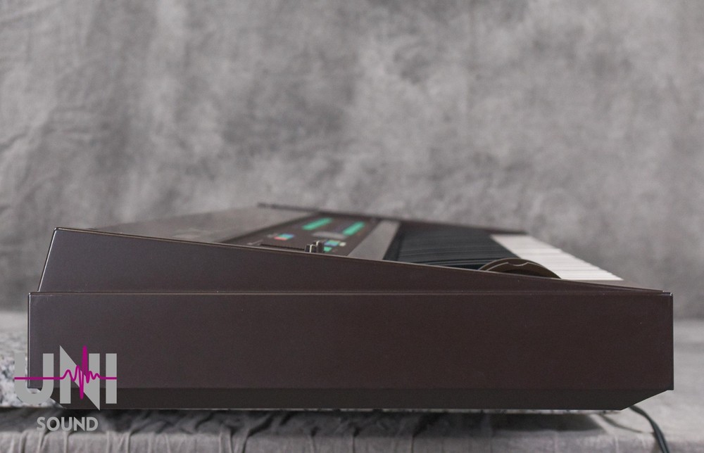 YAMAHA DX7 Digital Programmable Algorithm Synthesizer in Very Good Condition