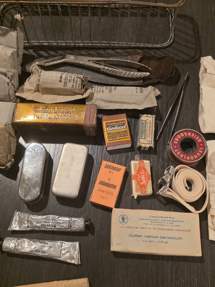 SCARCE LUFTWAFFE BOMBER CREW FIRST AID KIT COMPLETE