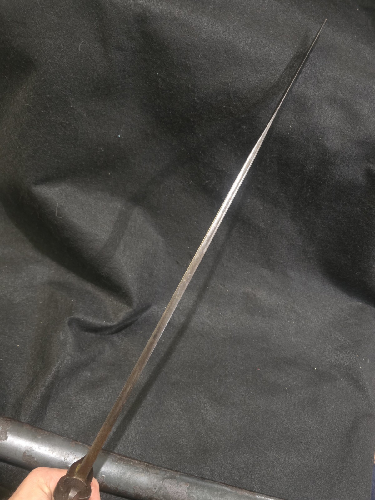 Bayonet S&K German Manufacture Marked 185D With Metal Sheath