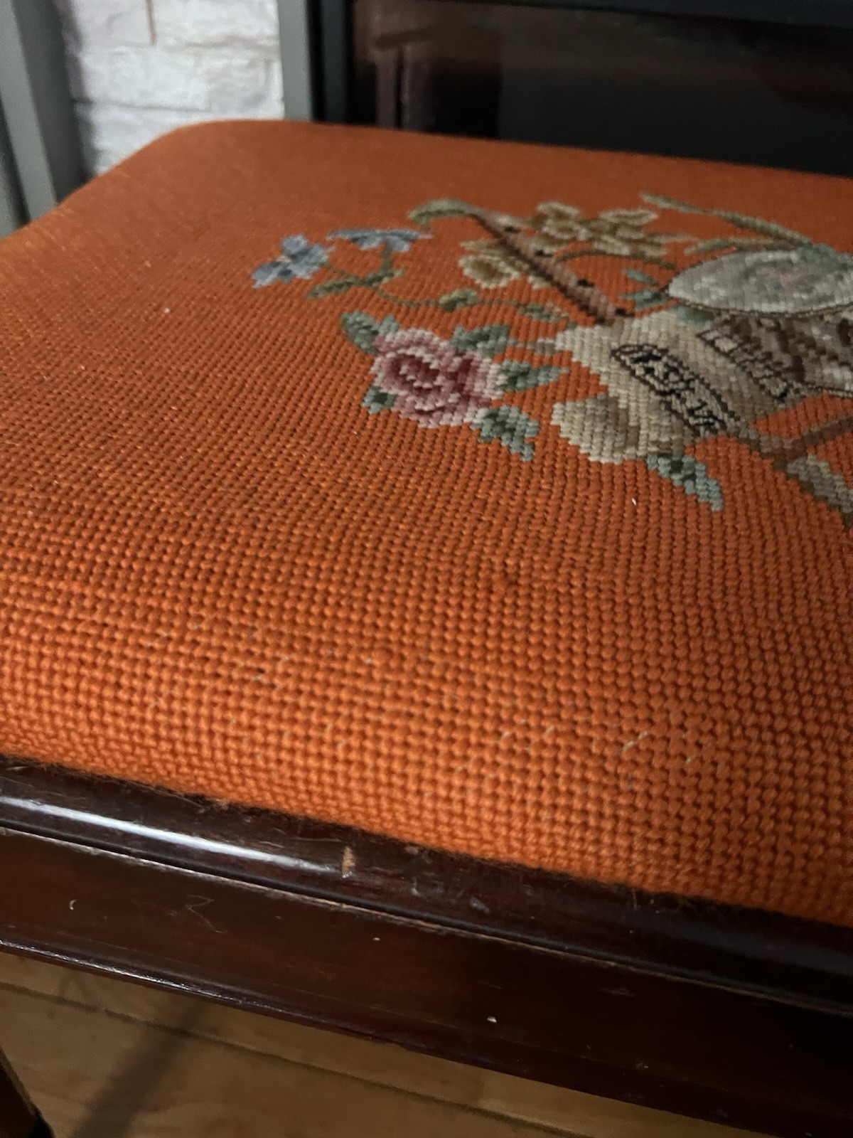 Aeolian Co Joseph Shale Div A40 Mahogany Piano Bench Needlepoint Top Vintage