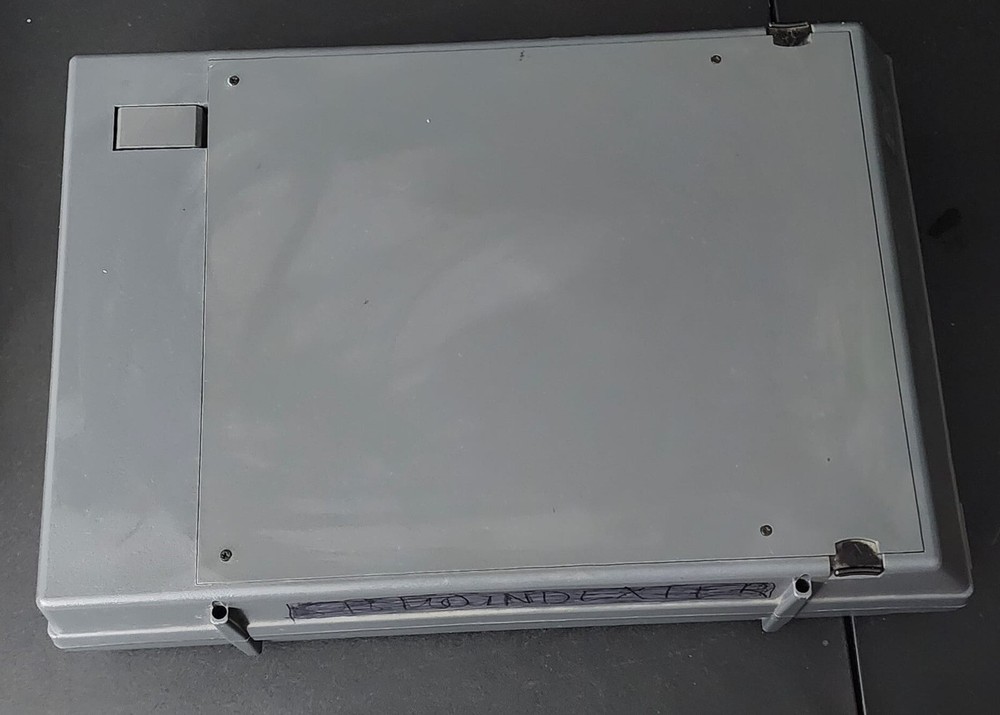 3M Visual Systems 2000 AG Portable Overhead Transparency Projector