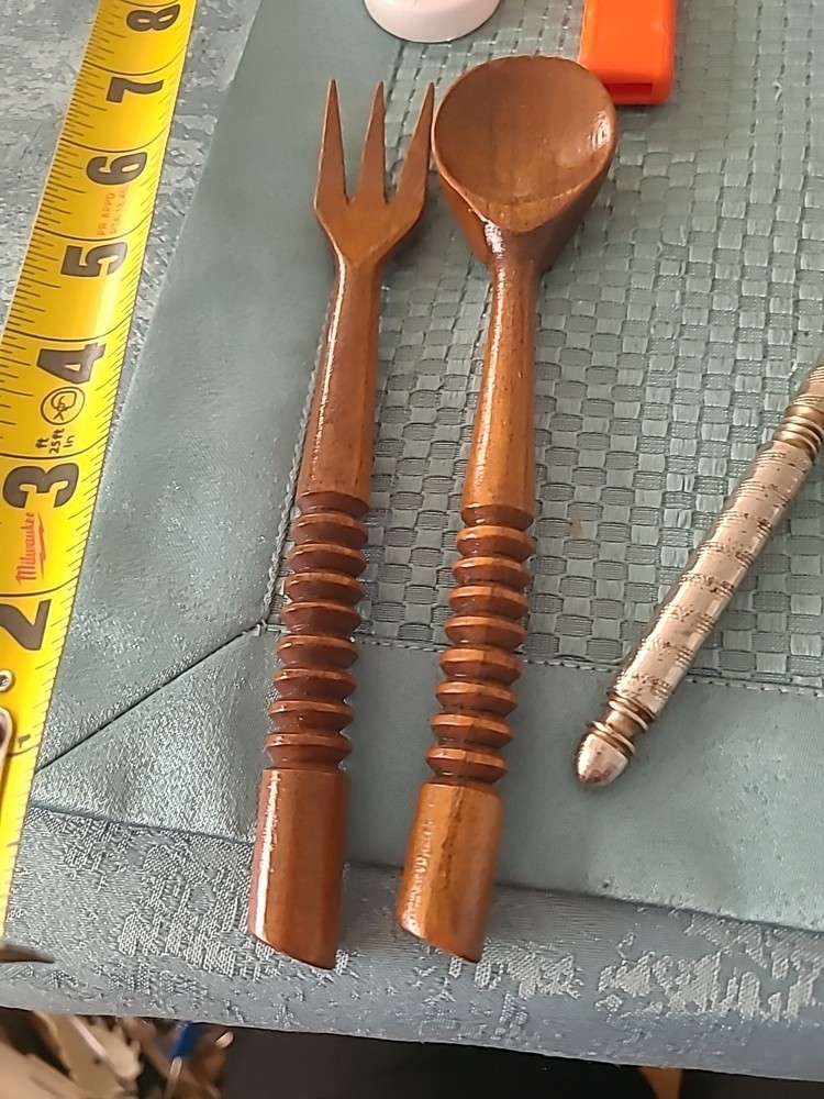 VINTAGE KITCHEN TOOLS (BIN TT)