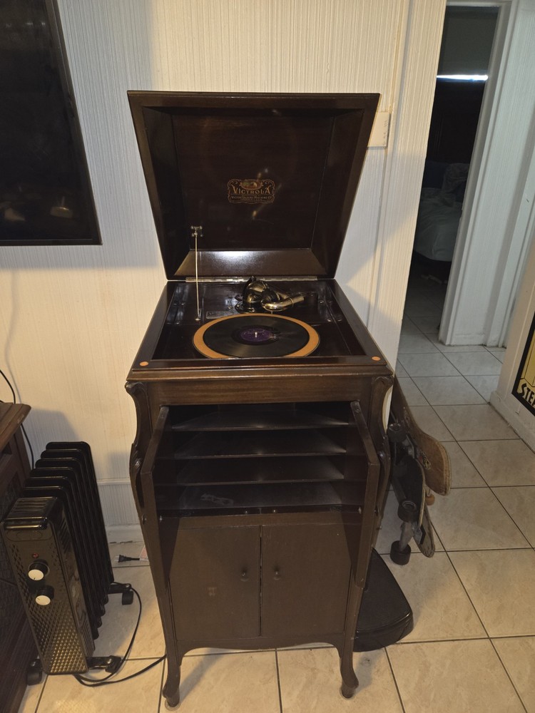 1923 Victor Victrola