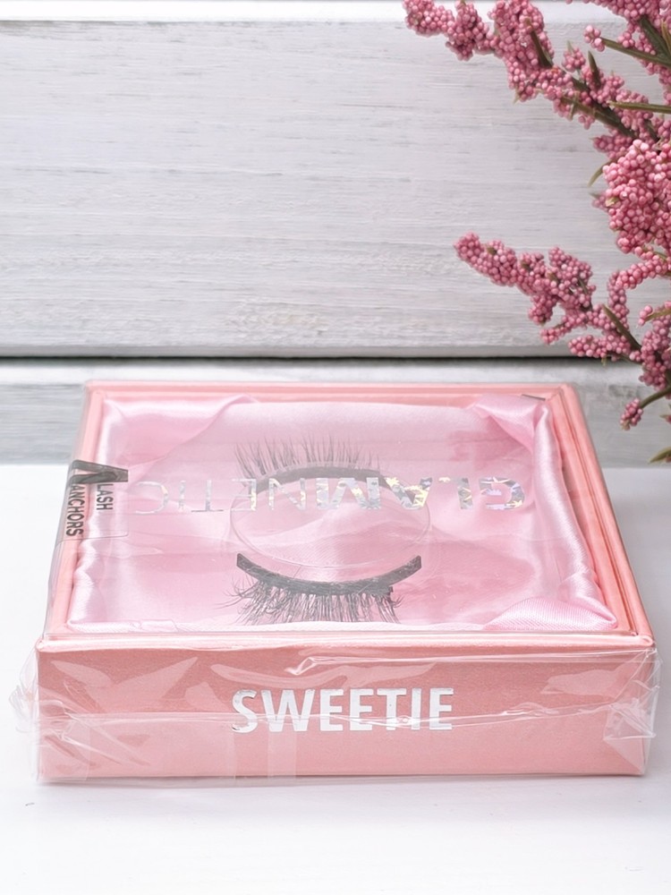 Glamnetic Eyelashes in Sweetie