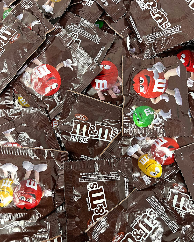 M&M's Milk Chocolate Fun Size Packets, Individually Wrapped, Bulk Bag (2 Pounds)