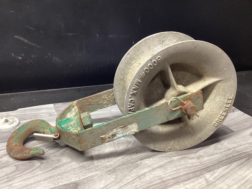 GREENLEE 12" HOOK TYPE CABLE SHEAVE 8000 LB MAX CAPACITY #110B132PR3