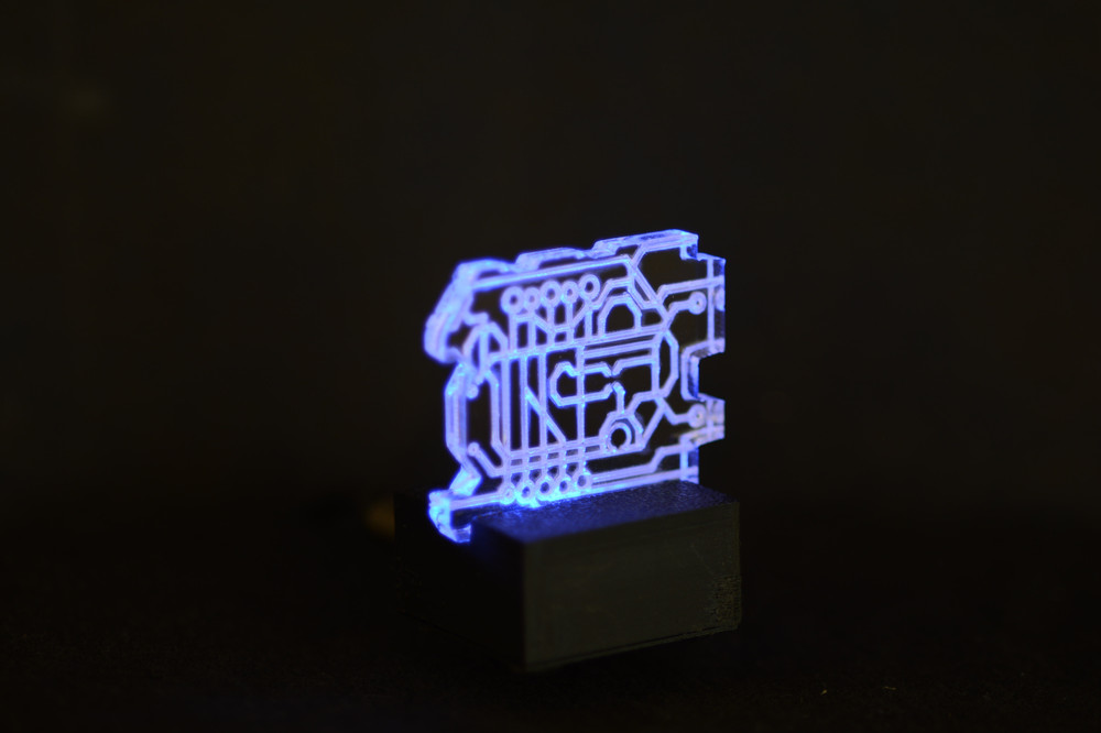Stargate Atlantis prop mini control crystal with lit USB-C base
