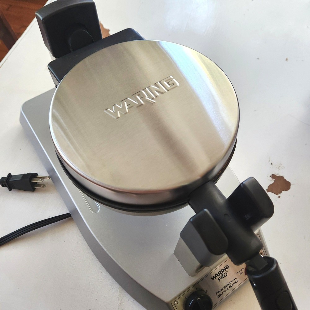 Waring Pro Professional Waffle Maker Thick Belgian Style Deep Pockets Nonstick