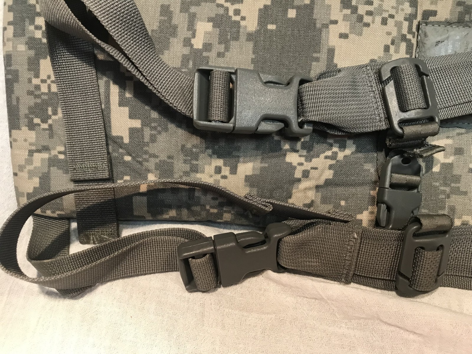 NEW MILITARY DIGI MOLLE II HYDRAMAX HYDRATION SYSTEM CARRIER, BLADDER & HOSE