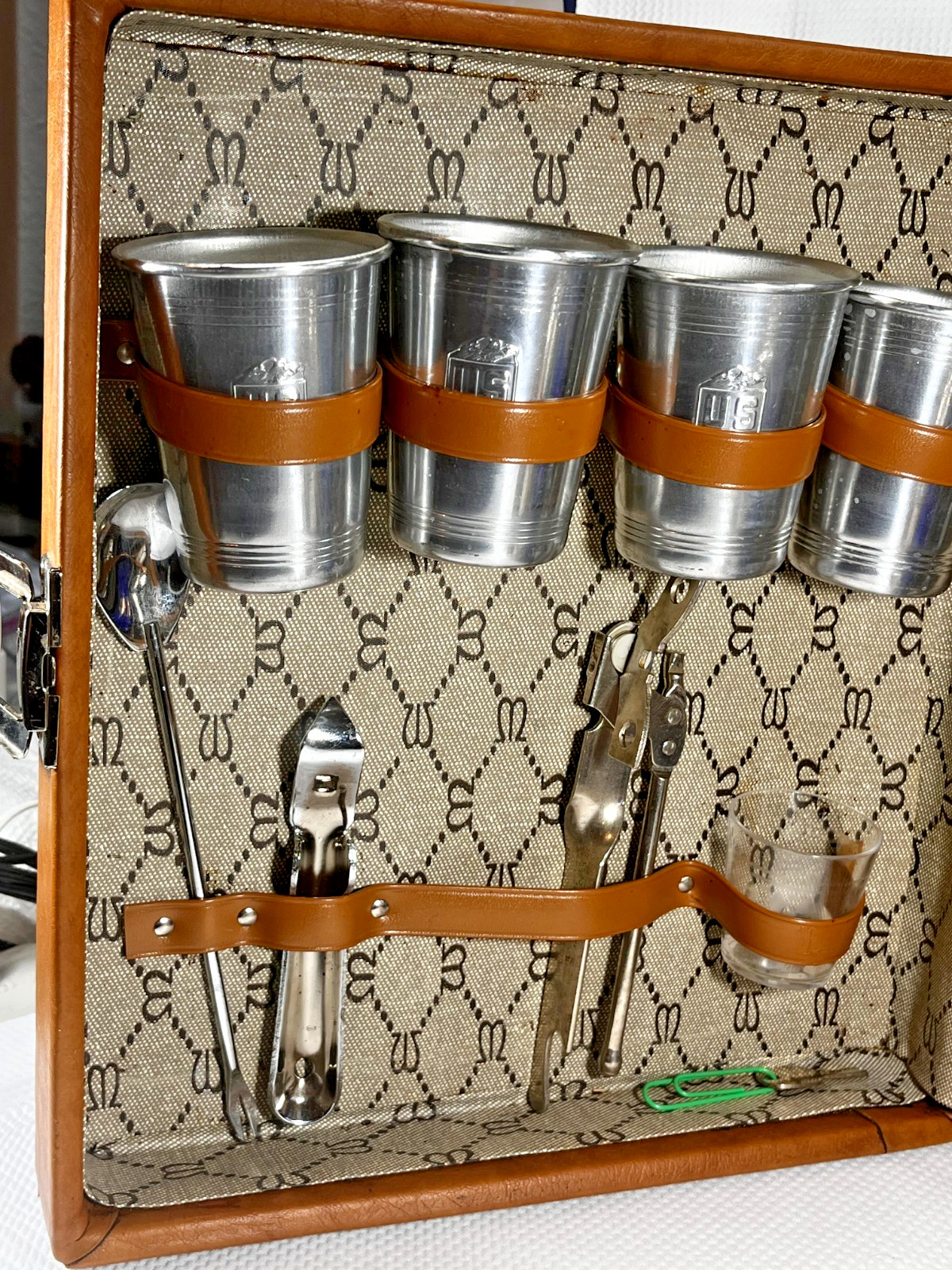 Vintage US Luggage Faux Leather Barware Travel Cocktail Case Set