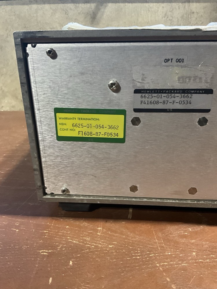 HEWLETT PACKARD 8011A PULSE GENERATOR POWERS ON