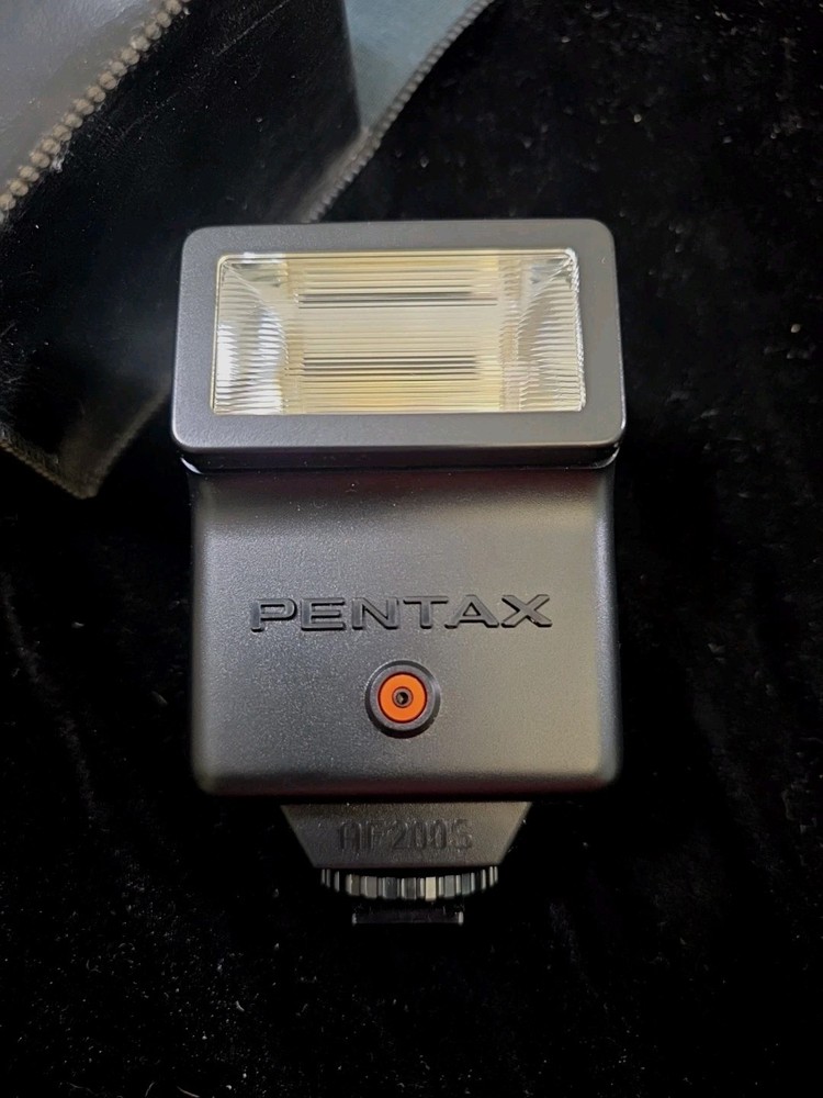 Pentax AF200S Flash Mount With Instructions And Case