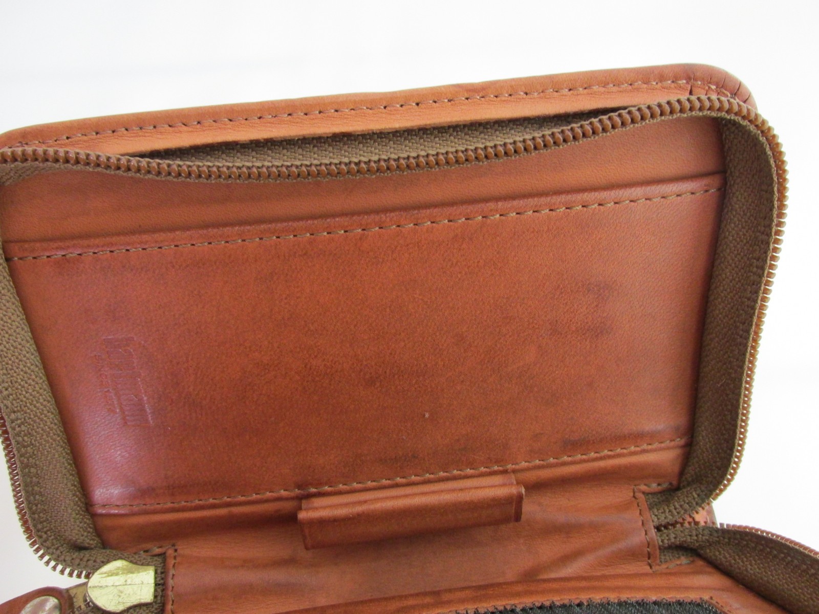 Hartmann Leather Zip Pouch Book Notepad Passport Holder 4 X 5.5 X 1" Blackberry