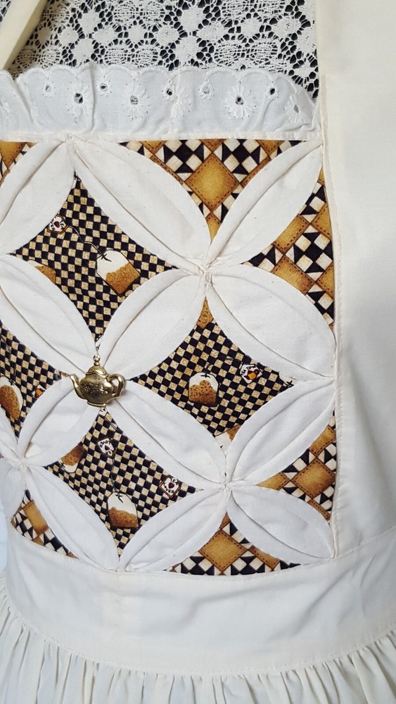 Apron Pattern, Cathedral Window Quilting Pattern Instructions, 'Use your scraps"