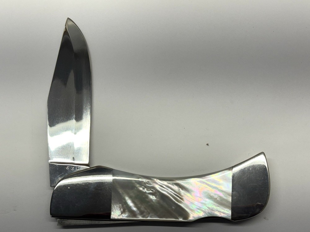 Custom Made Knife HEWITT Folder w Pearl #129