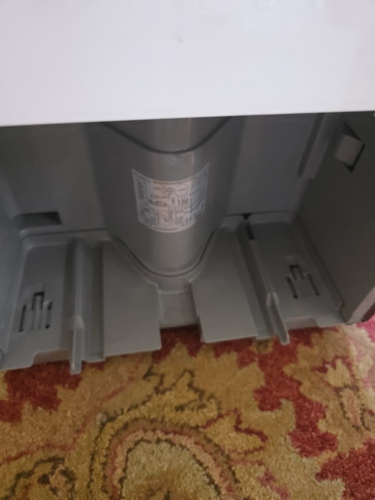 Pelonis Dehumidifier (works)